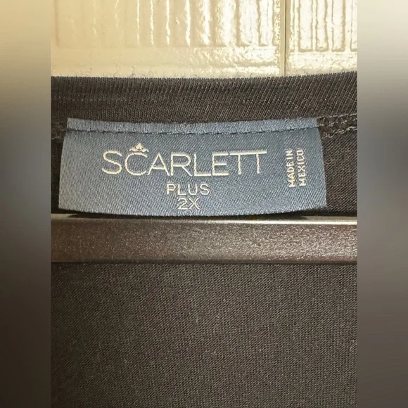 Scarlett Black Long Sleeve Christmas Tee with Red and White Design - Picture 4 of 9